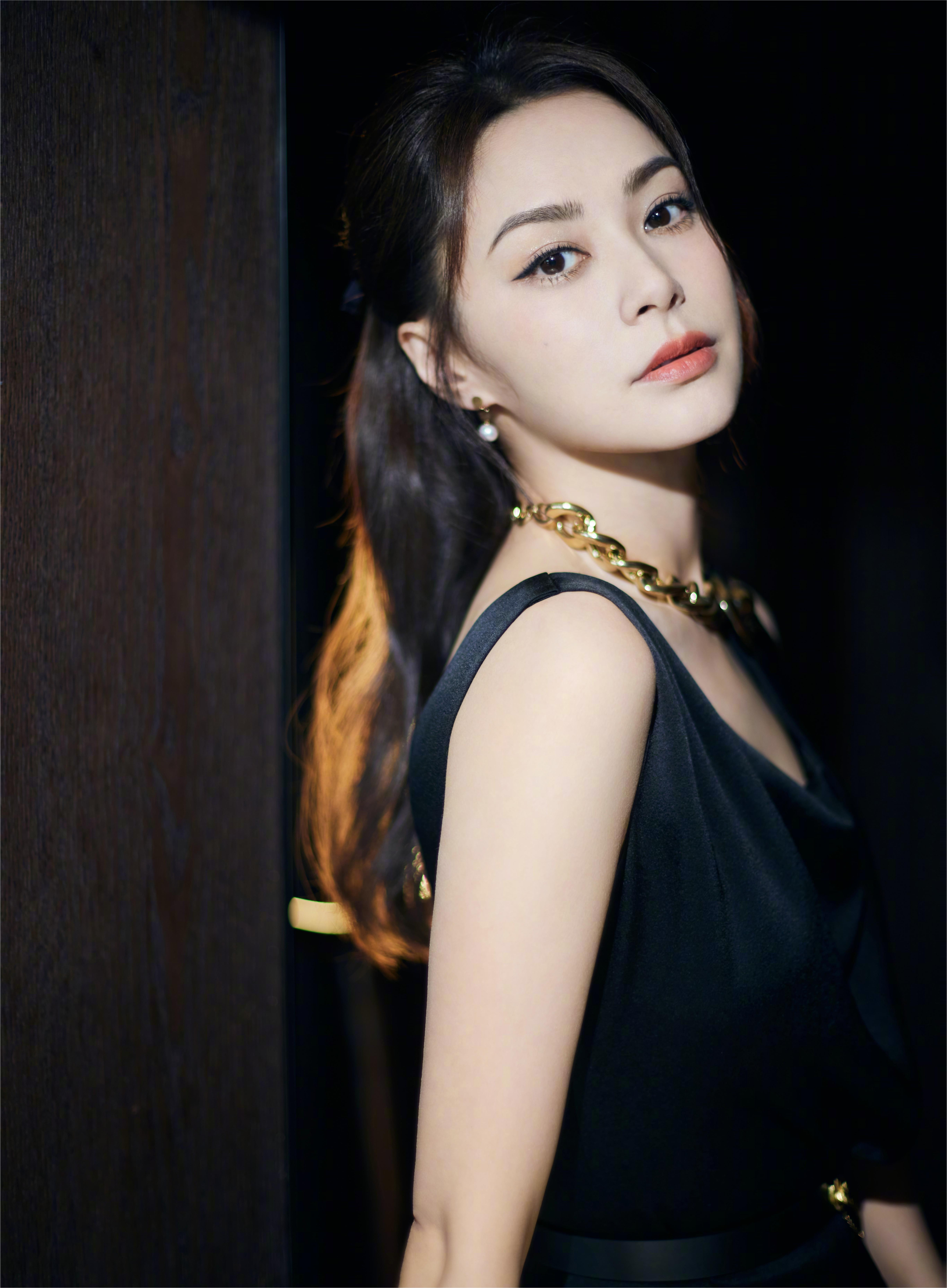 钟欣潼 #气质美女##性感美女