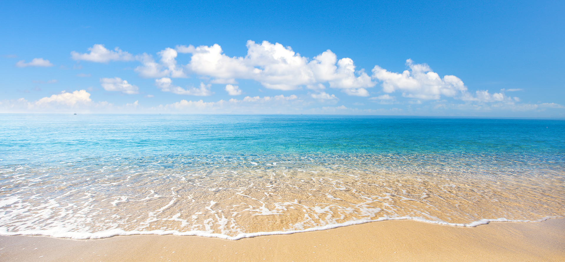 海浪与沙滩 海浪拍打着沙滩