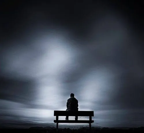 世俗纷扰寻幽处,暮色沉沉时才是自己的世界 世俗纷扰繁琐累, 寻幽之处