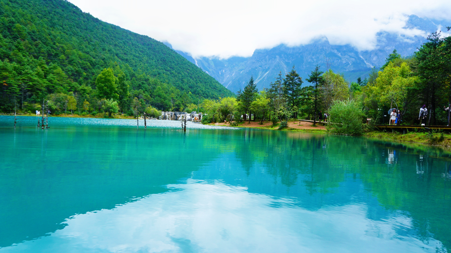 蓝月谷,玉龙雪山下的蓝宝石 蓝月谷,一个让人心旷神怡的地方,这里的