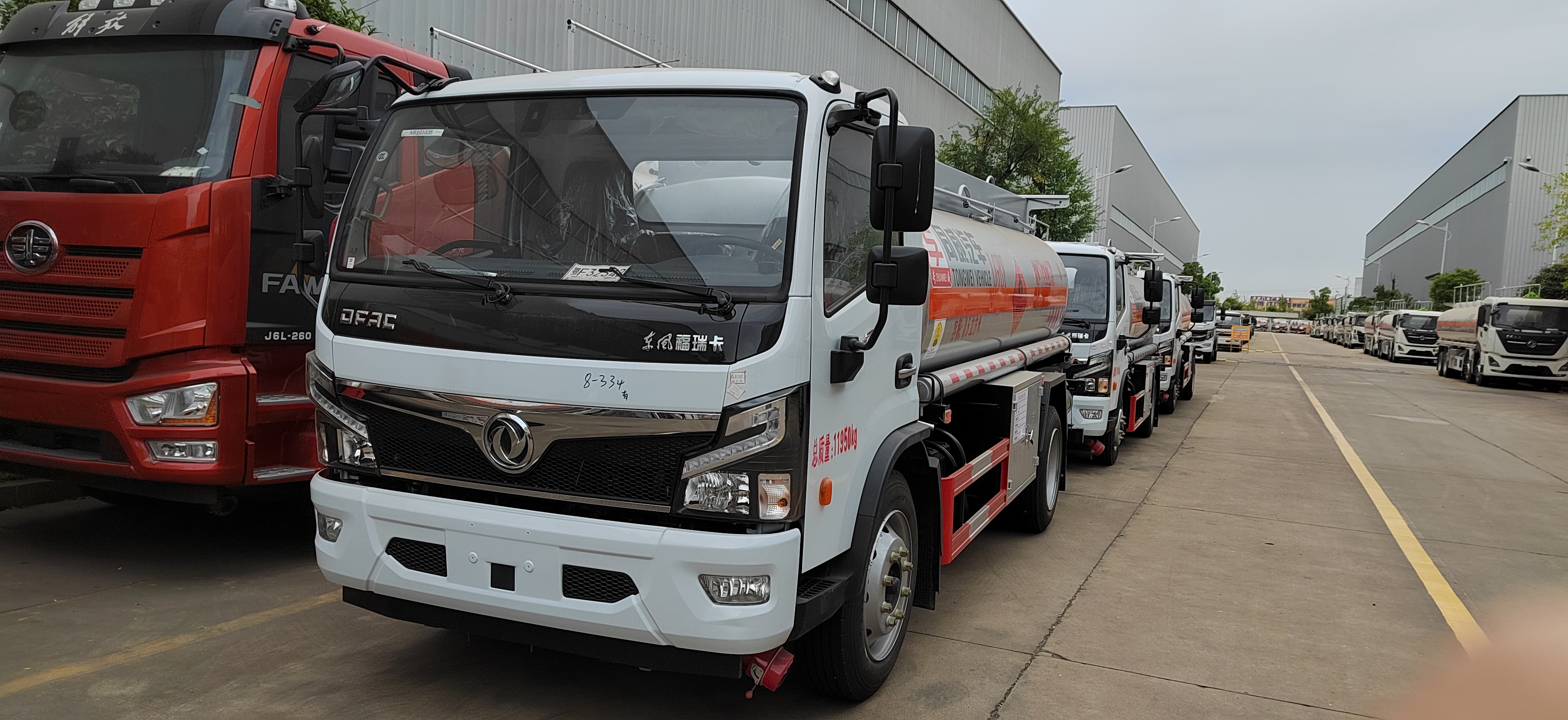 东风福瑞卡油罐车,云内170马力,陕齿八档 让我们来看看这款东风福瑞卡