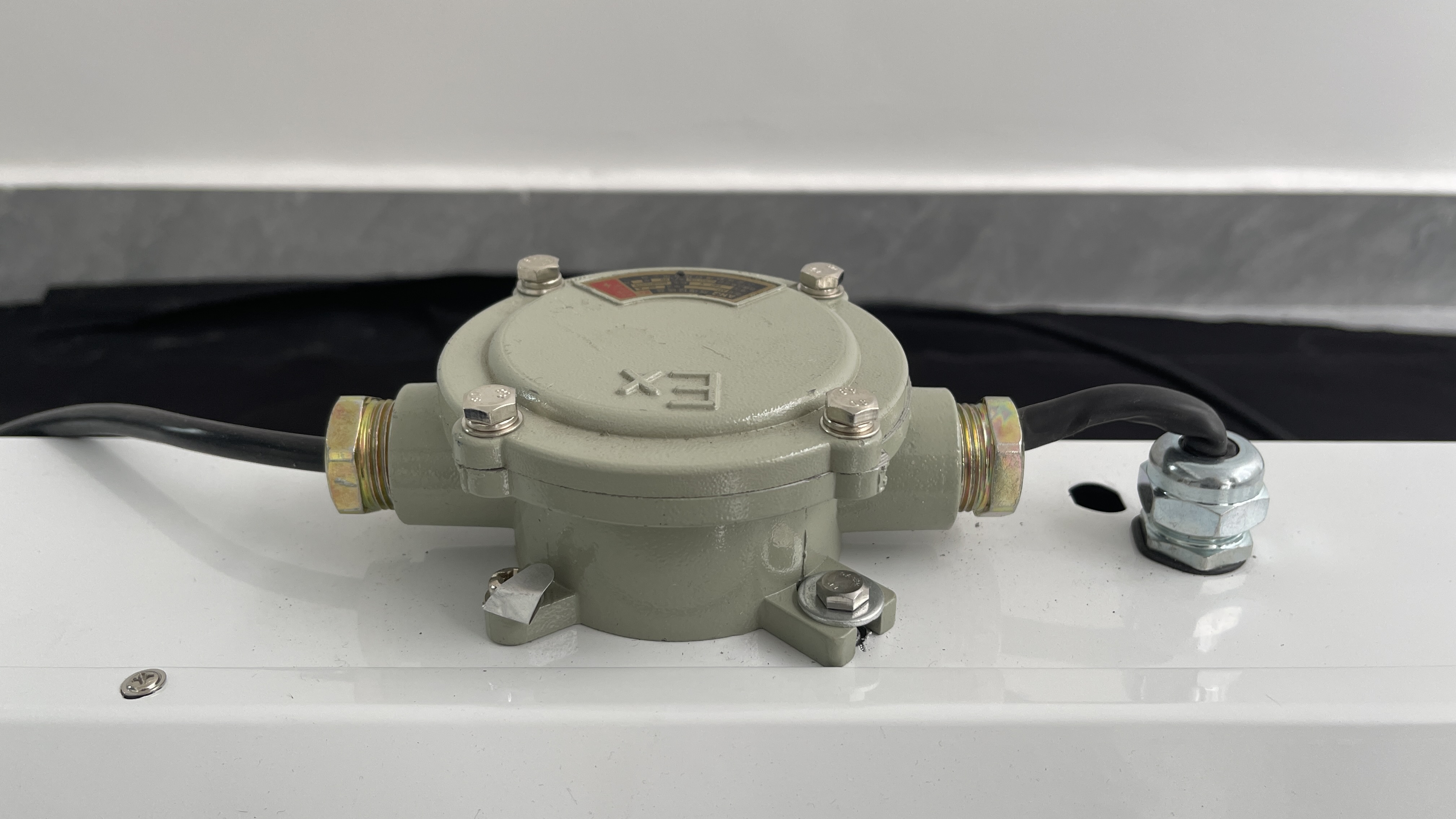 离心式前弯叶片叶轮结构  英鹏防爆风幕机采用离心式前弯叶片叶轮