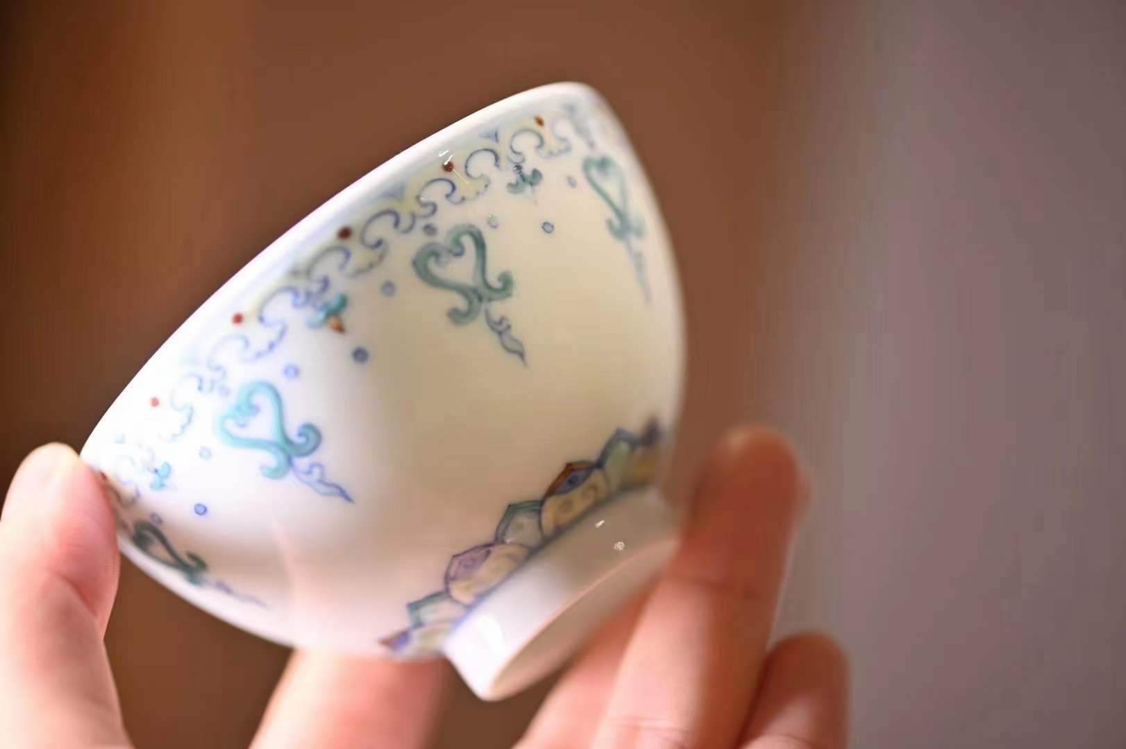 见山烧斗彩瓷器|高岭土主人杯品茶心得95 我是一个喜欢喝茶的人