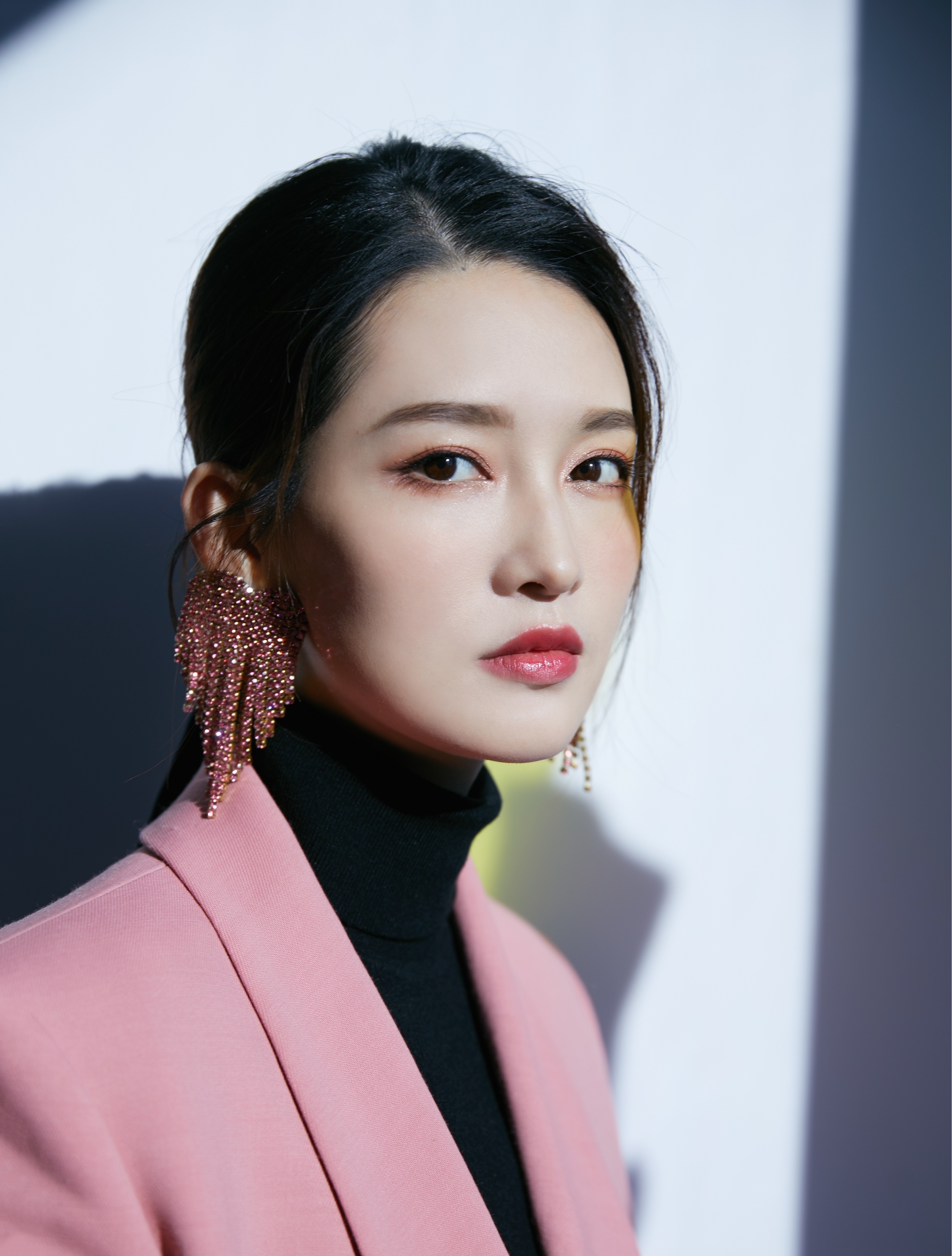 李沁 李沁再启古装新作,携手肖战领衔主演《诗剑行》 #李沁肖战携手