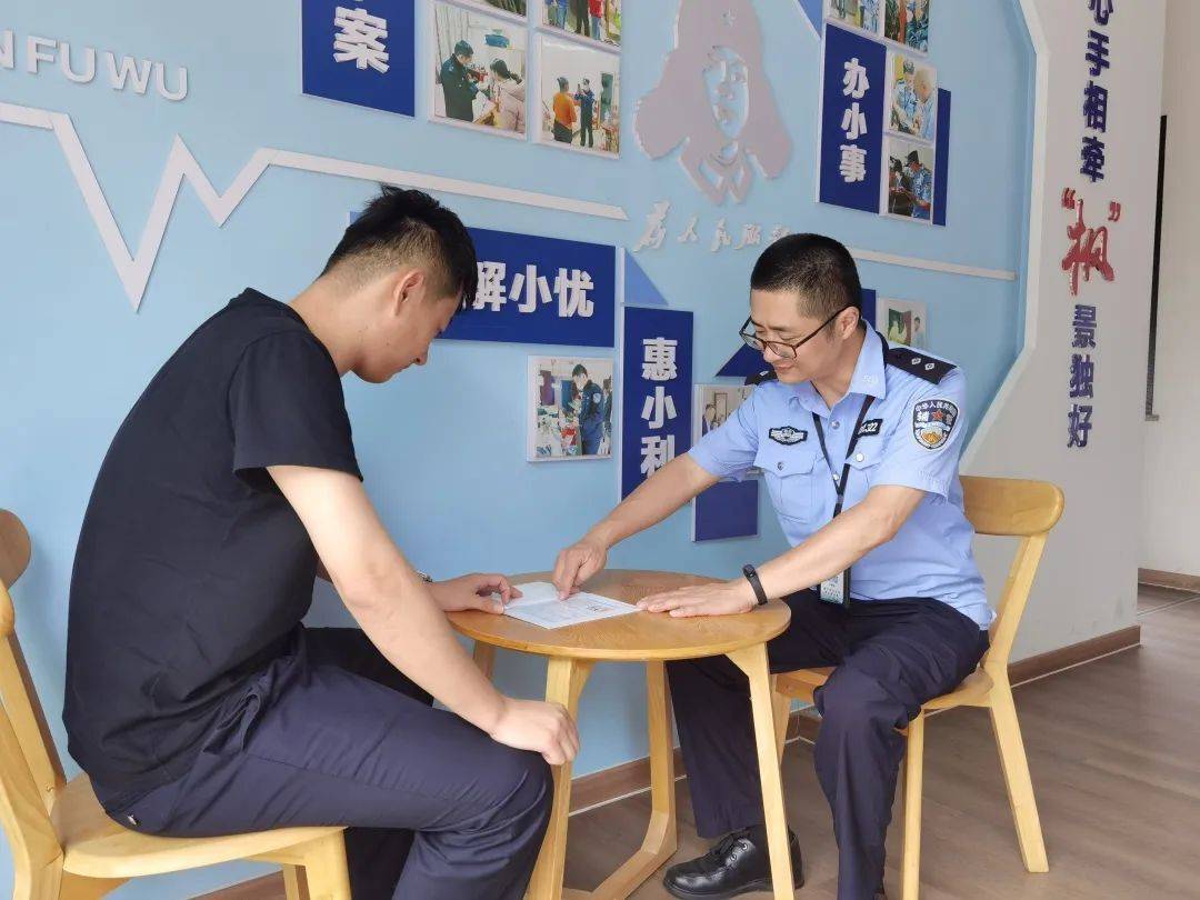 送给高考拥抱父亲苏俊良的苏王捷701分恭喜 这首诗送给高考取得701分