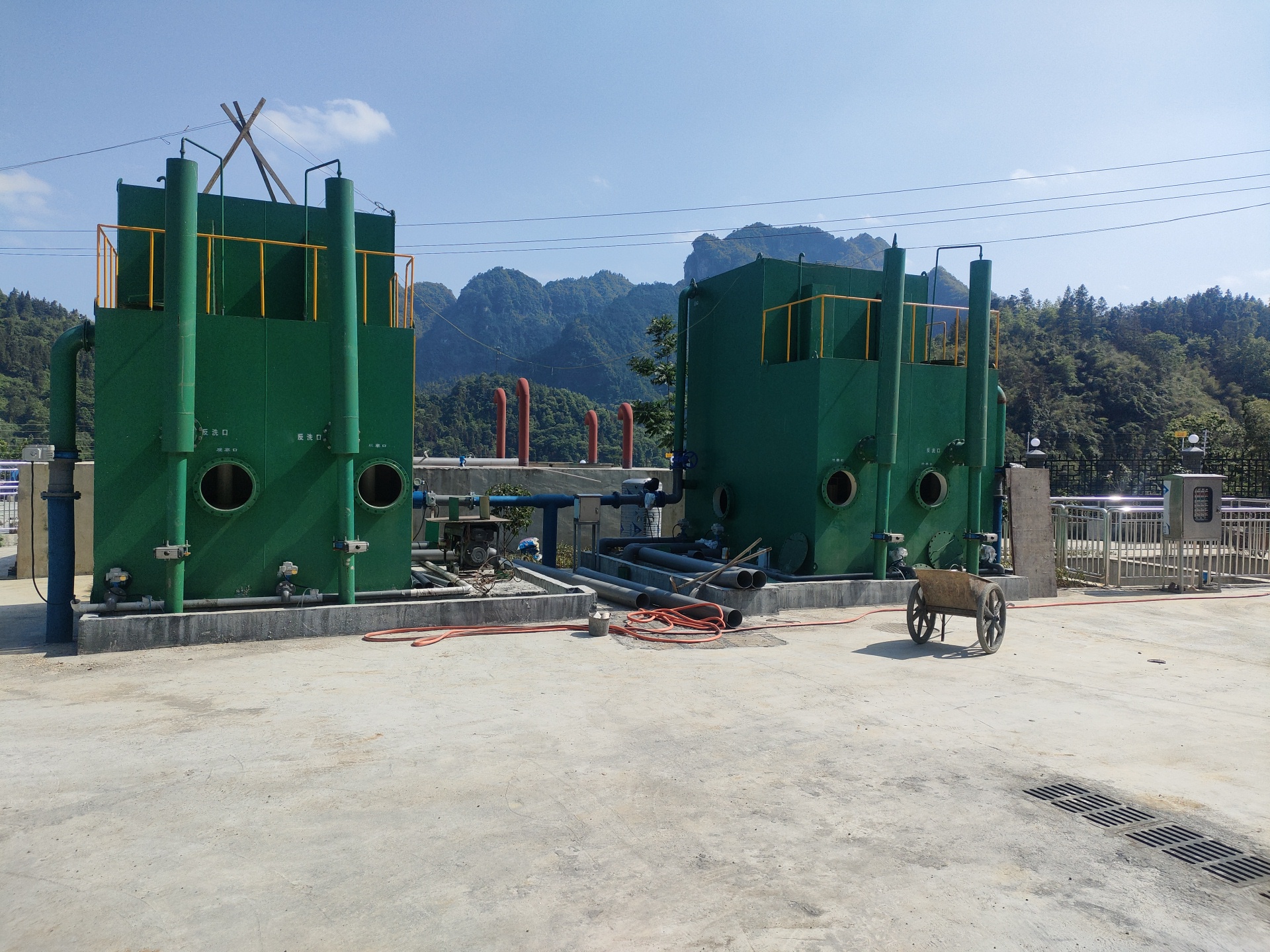 一体化净水器设备特点及应用在自来水厂项目 水资源是人类生存的基础