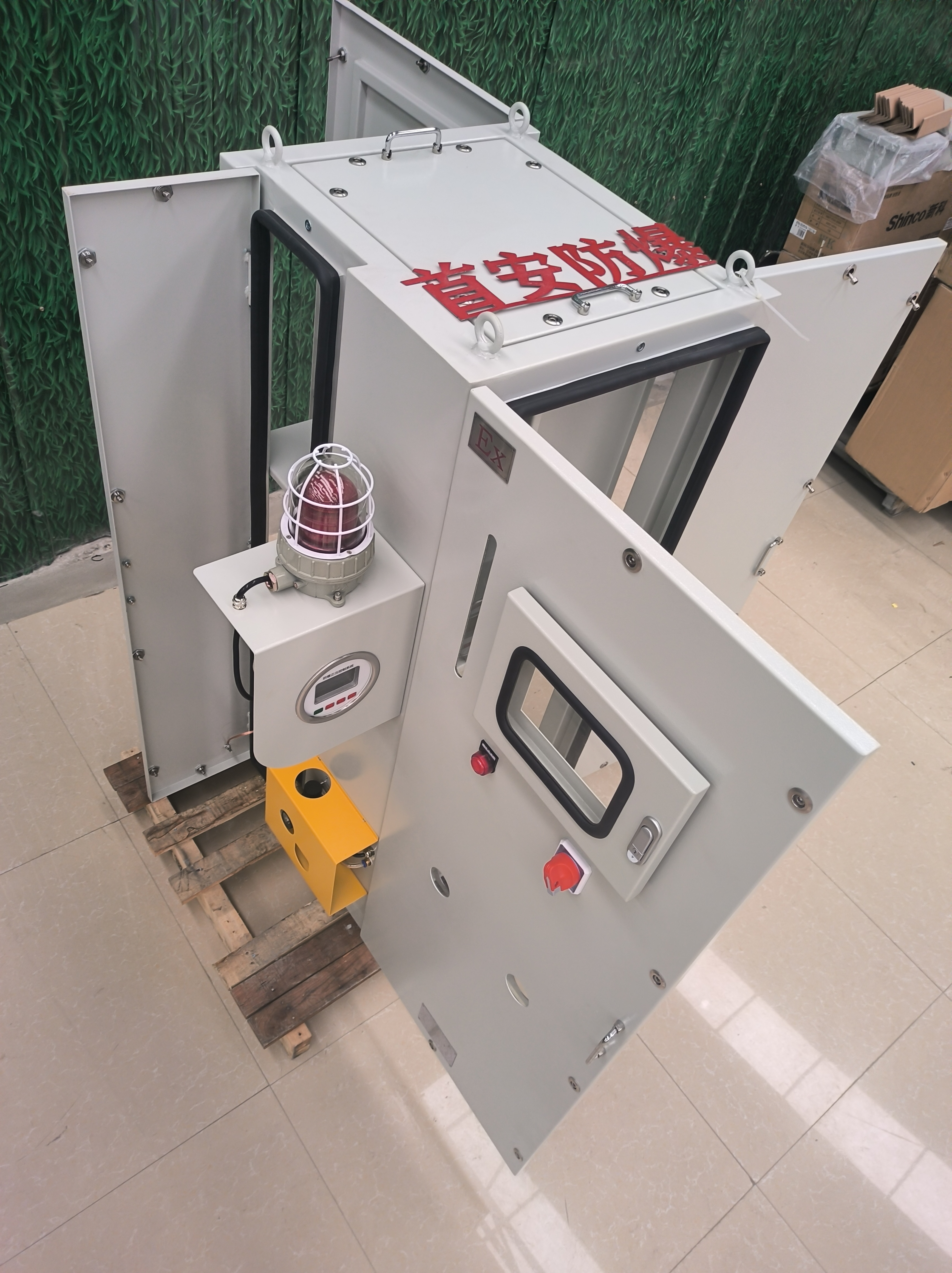 首安防爆正压柜新出炉,五开门方便使用 这是一款让人惊叹的防爆正压柜